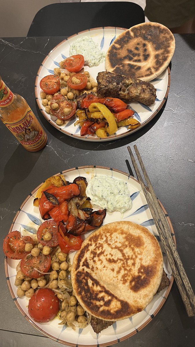 sangsangdou___'s tweet photo. I thought it would be nice to start taking photos of meals I share with people but I never remember in the moment https://t.co/Ttf81IvdMM