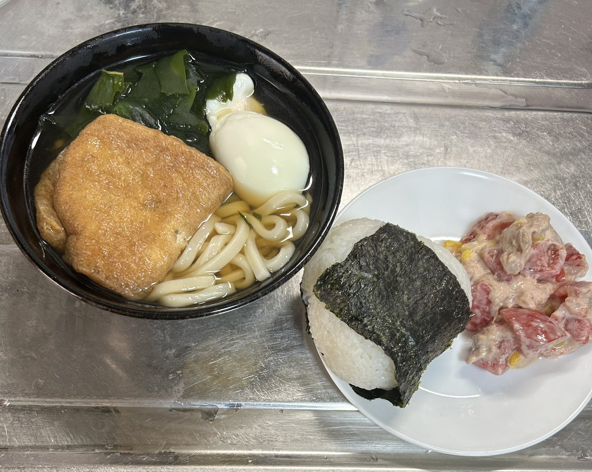 2001aaab's tweet photo. 余り物でうどぅん
焼肉食べたい https://t.co/xVIrLAb9K2