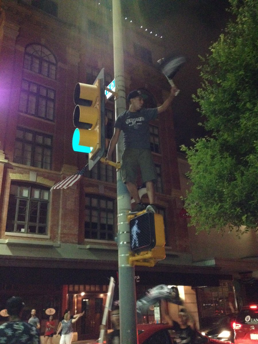 Mr_Folgers's tweet photo. @SpursCulture 2014 finals vibes in full effect starting Wednesday https://t.co/DaSKsVOvFj