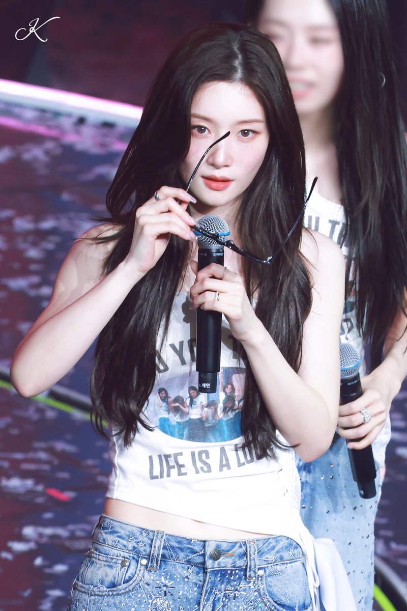 chaeyeson's tweet photo. Hai... unnie baru selsai konser.. ada yang datang ke konser ku?

Cr on picts. https://t.co/3gPXtjGU8u