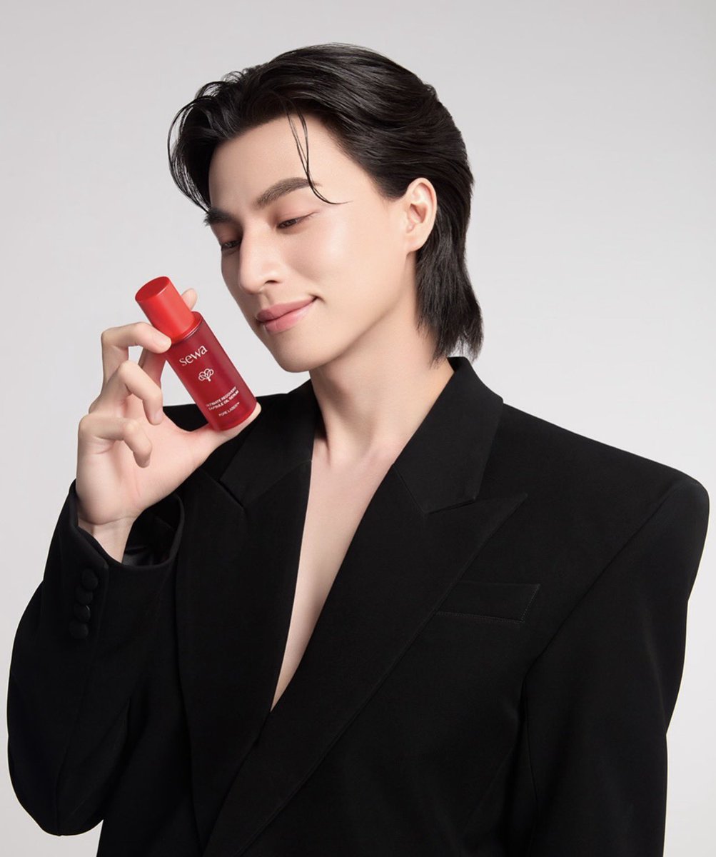 HeartofGulf_TH's tweet photo. IG post updated ; gulfkanawut 

Officially joined the Sewa family✨

ขอขอบคุณทาง @sewathailand ที่ไว้วางใจให้ผมร่วมทำหน้าที่เปิดตัวนวัตกรรมใหม่ อย่าง Serum Capsule Oil Series ทั้ง 2 ผลิตภัณฑ์ในครั้งนี้ ฝากทุก คนติดตามโปรเจกต์ต่อๆ ไปของผมกับ Sewa ด้วยนะครับ

รับรองว่ามีเซอร์ไพรส์พิเศษแน่นอน❤️
Are you ready to Get Your Gulf Skin ?✨

GULF KANAWUT 
#GulfKanawut #กลัฟคณาวุฒิ #SewaxGulf
#Sewathailand #GetyourGulfskin