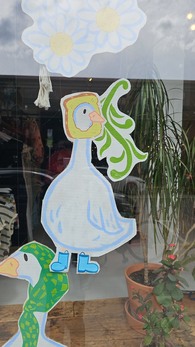 NotInCharacter's tweet photo. played some league with a new friend and then forgot my ffxiv password 🤧

I changed it for 2fa awhile back and oops

at least I went outside today
here's a bread head goose: https://t.co/BBLkgcFWXm