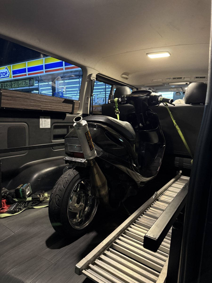 yaga_999's tweet photo. カメファクのチャンバーと
V8チャンバー 追い金ありで交換してくれる人居ないかな
通勤車に流石にこれは要らない🤣
#AF18
#AF25
#AF27
#AF28
#チャンバー https://t.co/1a7dXWTwPz