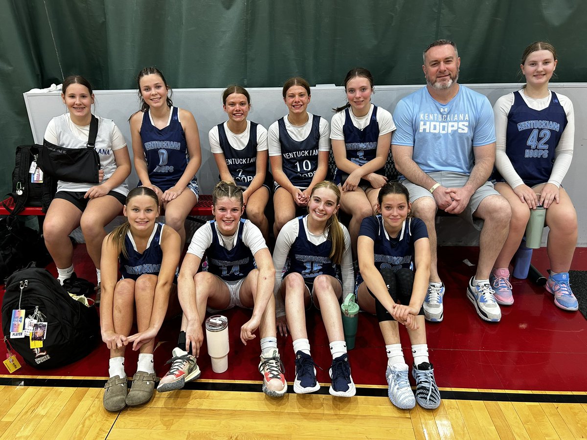 Maddy_rae66's tweet photo. Had a fun weekend in Chicago with @KYIN_Hoops_GBB. Don’t have really any highlights since momma was on the bench! Shout out @criglere22 for being the coach one game this weekend. It was fun getting the win for her! 
@coachgilliam33 @coach_wathen @LadyChargersBE @ChrisStallings2 https://t.co/oACw96A5ni