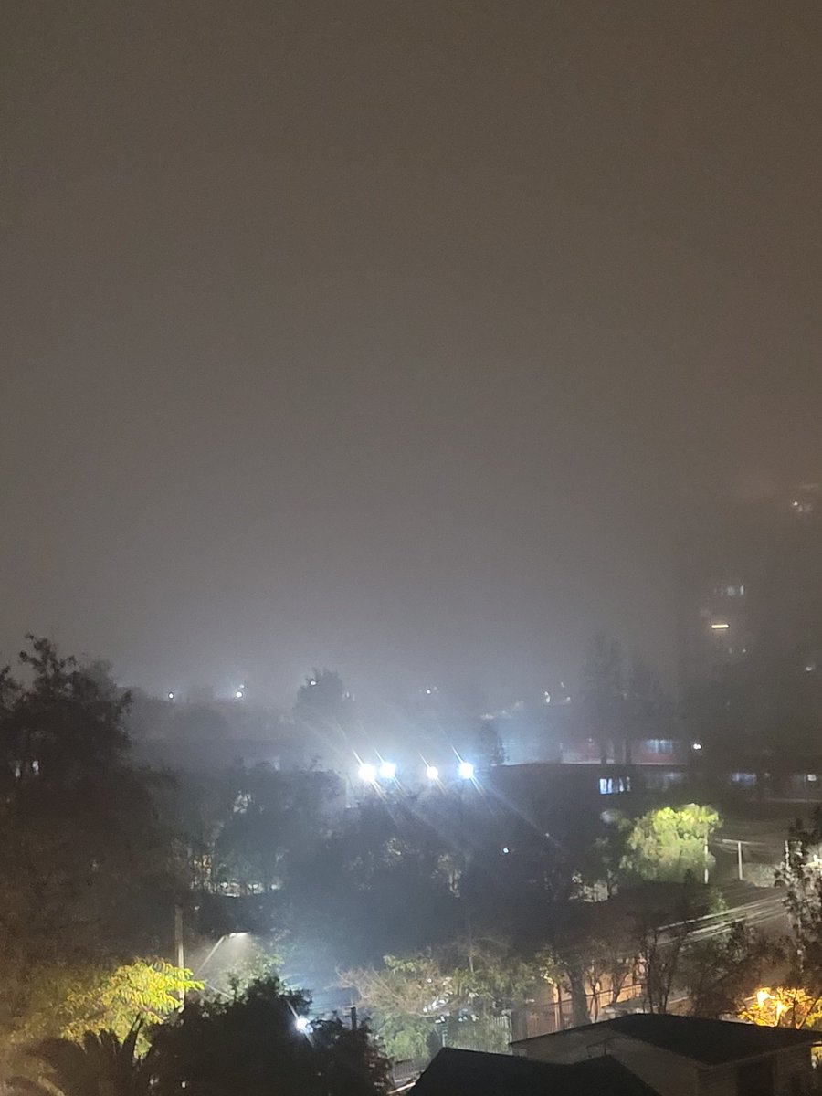 JMolinaPelayo's tweet photo. Bienvenido #Invierno
#InviernoMeteorológico
Qué sea un gran periodo en abundancia de #Lluvias y #Nieve
#Santiago #Chile
#WinterIsHere https://t.co/UsoDgFXML7