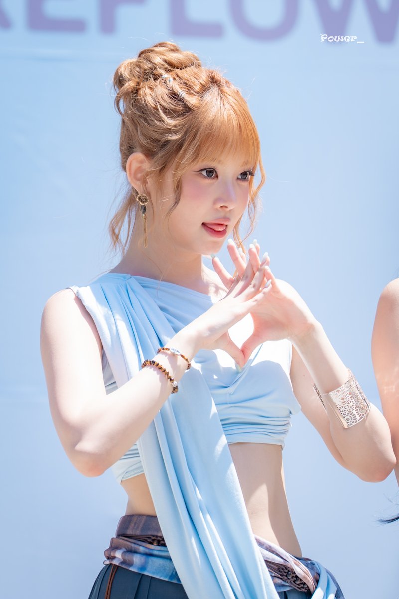 Power_IU's tweet photo. 260530
르세라핌 음악중심 미니팬미팅
홍은채
#르세라핌 #LE_SSERAFIM #홍은채 #EUNCHAE https://t.co/M3ks4BnH3t