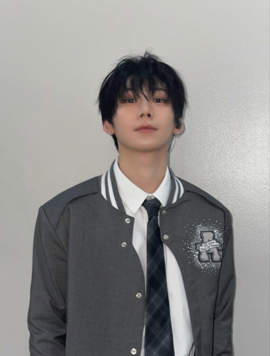hanvensource's tweet photo. 📸 260601 HAN UPDATE FROM INSTAGRAM

“👂” 

#SIRENZ #사이렌즈 #HANVEN #한븐 #HAN #박한 #HAN_zip https://t.co/zr1E9CYCIa