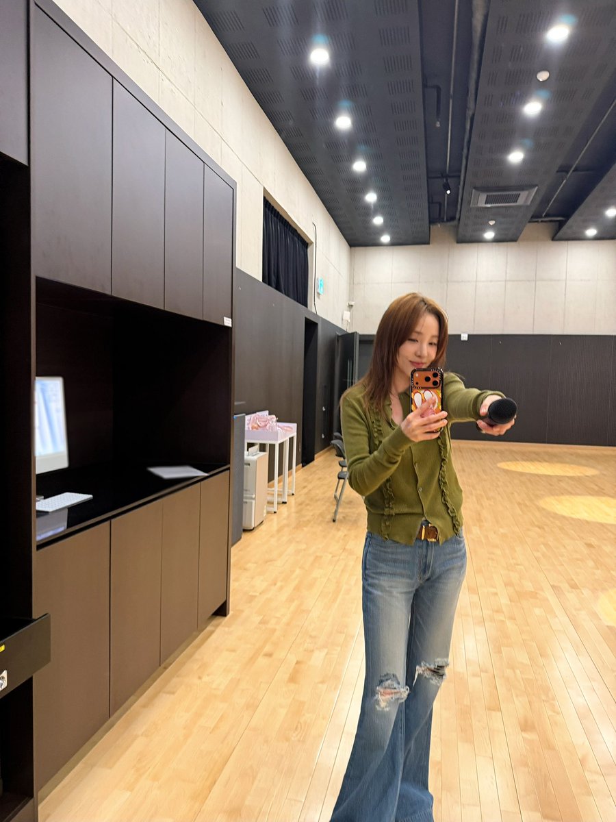 krungy21's tweet photo. 라이브 연습중…🎤 대박이다… https://t.co/q9gBDwoXmm
