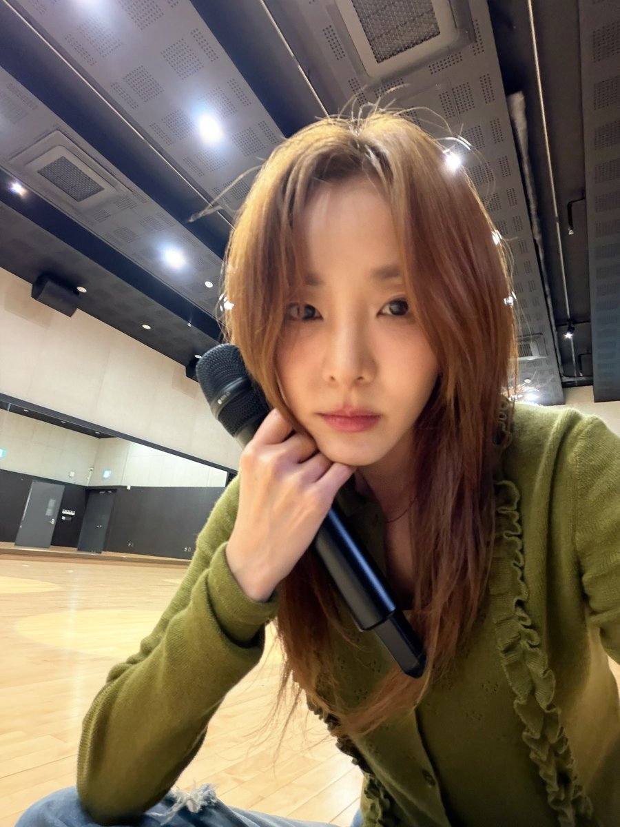 krungy21's tweet photo. 라이브 연습중…🎤 대박이다… https://t.co/q9gBDwoXmm