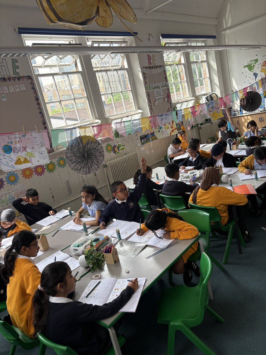 StPaulsCESchool's tweet photo. A great learning atmosphere on our first day back from after half term break. The children are focused and working hard. Always proud of our pupils! #primary #positivelearningenvironment https://t.co/GEpdPwJdag
