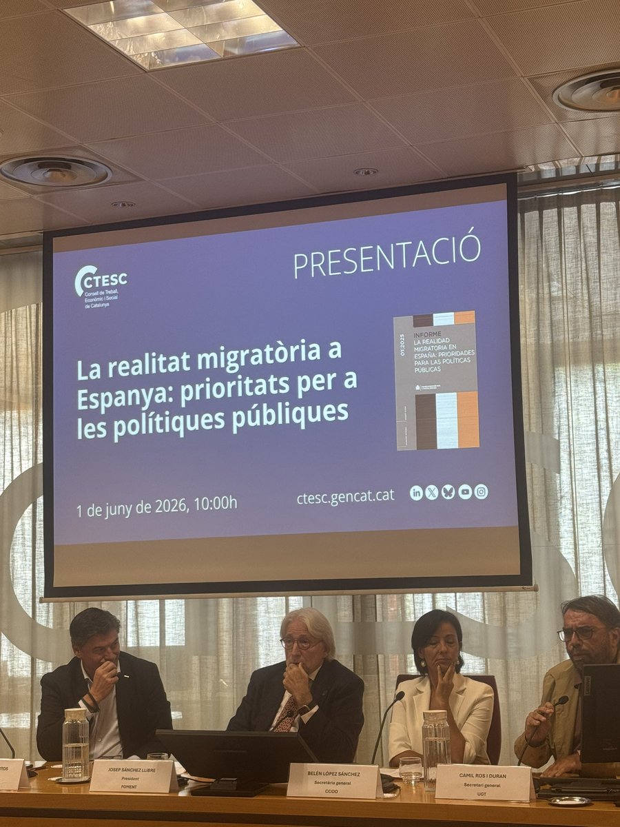 MikelCamps's tweet photo. Acompanyant al nostre president @AntoniCanete de @Pimec a la presentació de l’informe del @CTESC  sobre la realitat migratòria a Espanya amb la presencia de la Secretaria del Gobierno @SaizElma .
Davant la dificultat que tenim les empreses de trobar personal , és molt important entendre la necessitat de poder contractar migrants