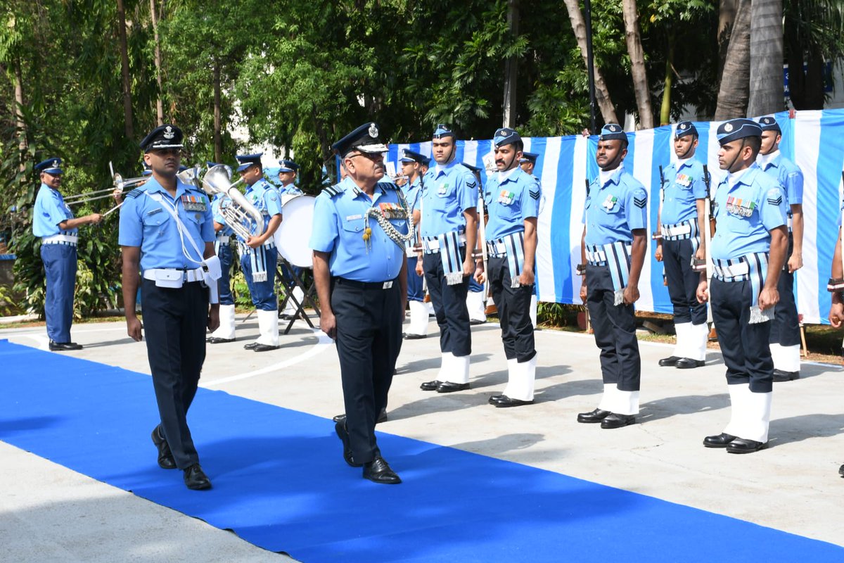 tracomiaf's tweet photo. Air Marshal Sandeep Thareja,  Director General Medical Services (Air) and Commodore Commandant of the Institute of Aerospace Medicine (#IAM), IAF, Bengaluru visited IAM on 29 May 26. The Commodore Commandant reviewed the ceremonial Guard of Honor and commended all officers, air warriors & civilian staff  for their professional contributions in #aerospace medicine towards operational efficiency of #IAF and aerospace safety. He exhorted them to continue upholding the highest standards of #aircrew training and undertaking cutting edge research to provide #aeromedical solutions to operational problems.

#IndianAirForce
#DGMS(Air)
#DGAFMS
#InstituteOfAerospaceMedicine
