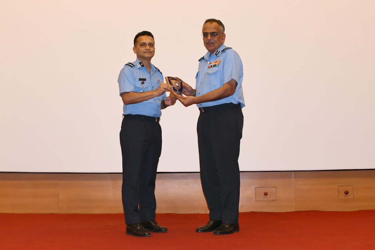 tracomiaf's tweet photo. Air Marshal Sandeep Thareja,  Director General Medical Services (Air) and Commodore Commandant of the Institute of Aerospace Medicine (#IAM), IAF, Bengaluru visited IAM on 29 May 26. The Commodore Commandant reviewed the ceremonial Guard of Honor and commended all officers, air warriors & civilian staff  for their professional contributions in #aerospace medicine towards operational efficiency of #IAF and aerospace safety. He exhorted them to continue upholding the highest standards of #aircrew training and undertaking cutting edge research to provide #aeromedical solutions to operational problems.

#IndianAirForce
#DGMS(Air)
#DGAFMS
#InstituteOfAerospaceMedicine