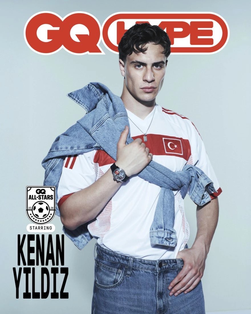 bloomyhs's tweet photo. him with his national team jersey on THE FUCKING VOGUE COVER https://t.co/fsfaqpMOHd