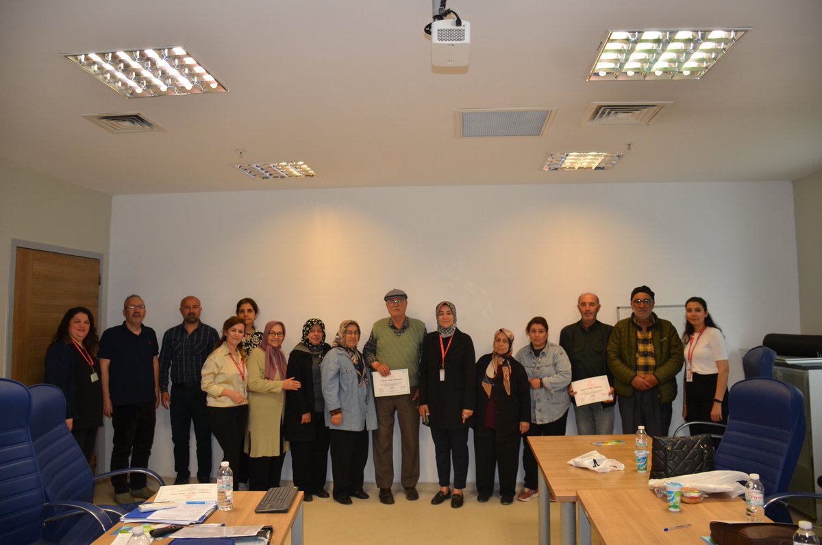 odemisdh's tweet photo. 📷 Ödemiş Devlet Hastanesi Diyabet Polikliniği – Mayıs Ayı Ayı Diyabet Okulu Eğitimleri Tamamlandı
Ödemiş Devlet Hastanesi Diyabet Polikliniği tarafından düzenlenen Diyabet Okulu Mayıs Ayı Eğitimleri başarıyla gerçekleştirildi. https://t.co/gSM4BTaZMB