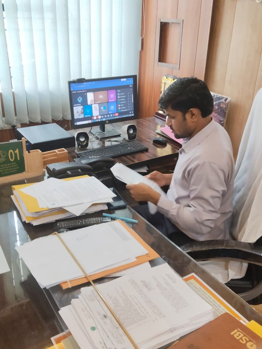 DehatDpro's tweet photo. विश्व पर्यावरण दिवस के उपलक्ष्‍य में डीपीआरओ महोदय द्वारा सभी एडीओ(पं0) को ठोस अपशिष्ट प्रबंधन नियमावली, 2016 के प्रावधानों से अवगत कराया गया एवं ग्राम पंचायतों में निर्मित ठोस एवं तरल अपशिष्ट प्रबंधन परिसंपत्तियों के प्रभावी संचालन एवं  रख-रखाव हेतु आवश्यक दिशा-निर्देश दिये गए। https://t.co/oXv8PrZLj8