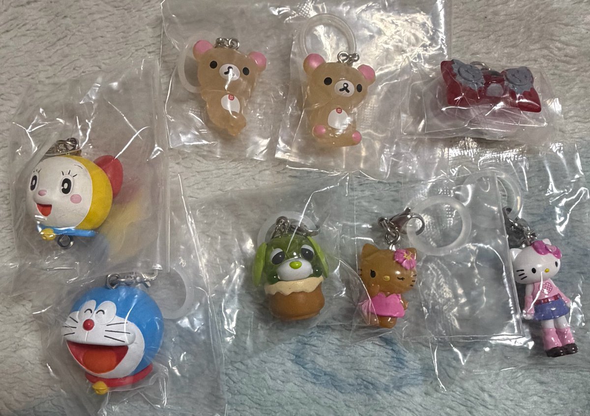 hyunv78's tweet photo. めじるしアクセサリー ガチャ 同種 異種 交換

譲　ドラえもん、ドラミ
　　コリラックマ(ノーマル、寝転び)
　　コナン(蝶ネクタイ)
       お茶犬(リョク)
      キティ(日焼け、あしながハート)

求　うさぎ＞ハチワレ
　　あしながキティ(バタフライ)

郵送希望です
お気軽にお声がけください🌷 https://t.co/3JkgWjm4Dj