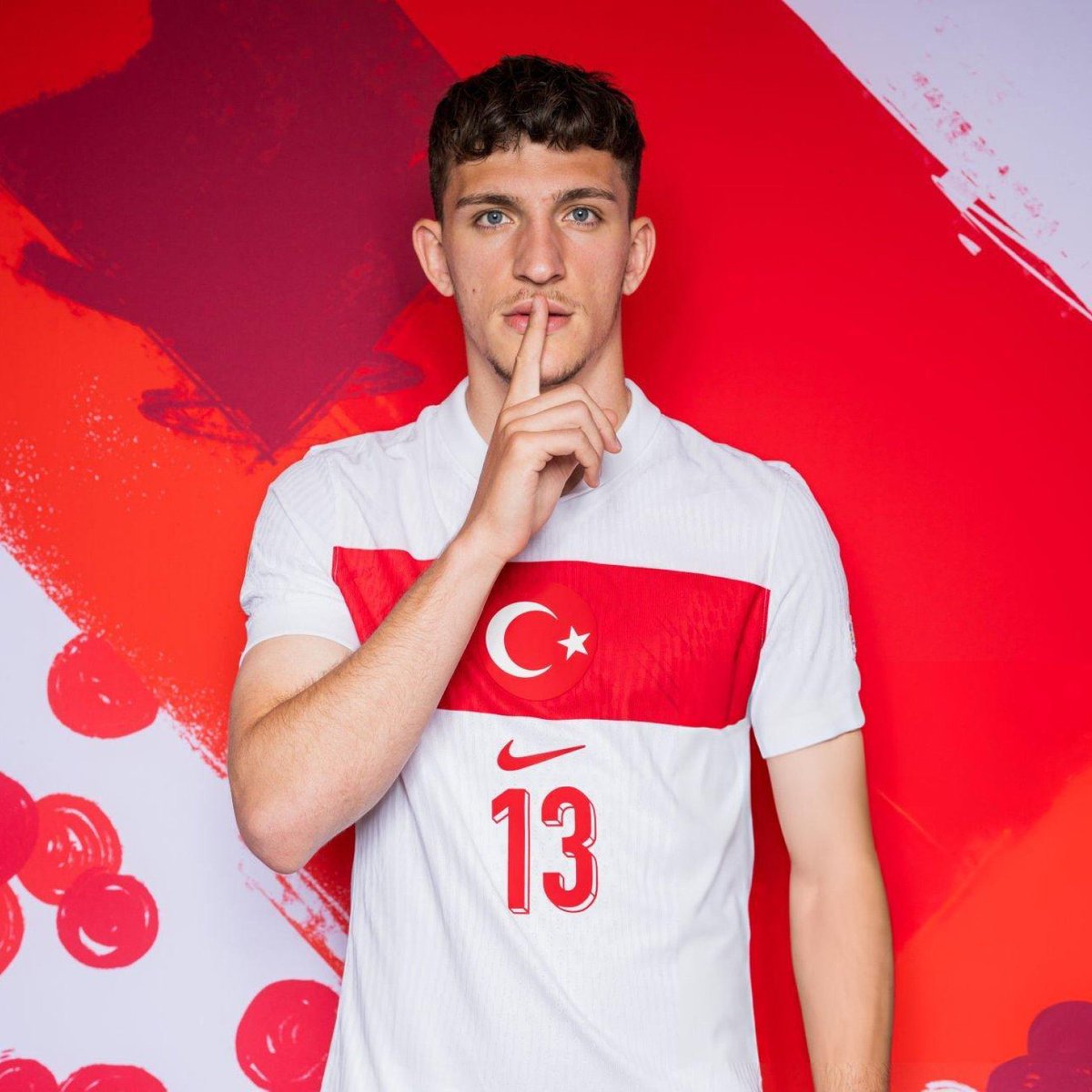 Marco6121's tweet photo. Bir tarafta ligin formda ve en çok dribling yapan bek oyuncusu Mustafa Eskihellaç diğer tarafta oynadığı takımda inanılmaz maçlar çıkartan Ahmetcan Kaplan.. Kadroya alınmamaları skandal tercihlerdir. Özkan Sümer’in dediği gibi ülke futbolunun Trabzonspor’a bir özür borcu var! https://t.co/woDpwBZiBI