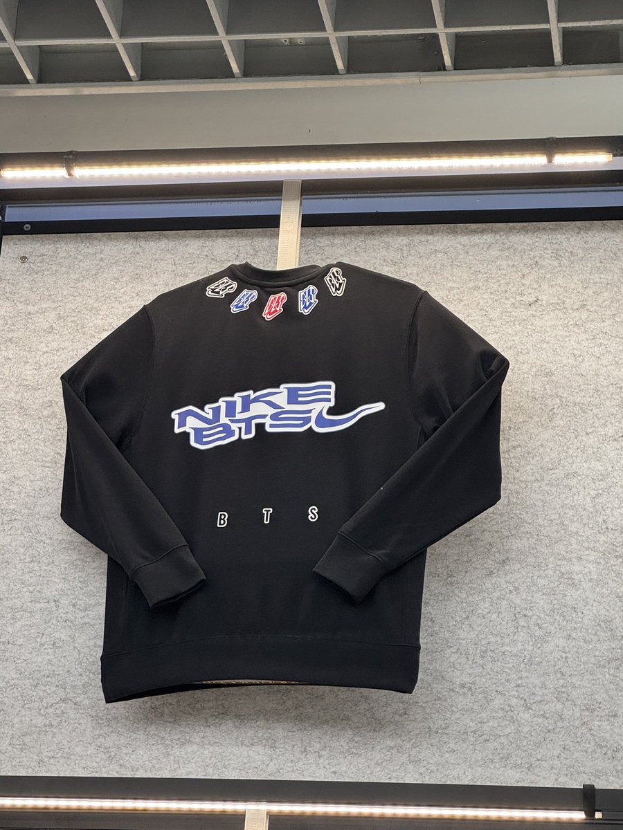 aboutbtss's tweet photo. NIKE BY YOU BTS

Proxy service
T-shirt: 3.9
Ball cap: 2.5
Tote bag: 4.5
Sweatshirt: 7.5

Extras
L-printed: 1.3
S-printed: 0.4
S-patch: 0.5

Proxy fee: 1.0 per item
- Cap + 2 patch = 2.5 + 0.5*2 + 1.0 = 4.5 https://t.co/rXo3Mbxqff