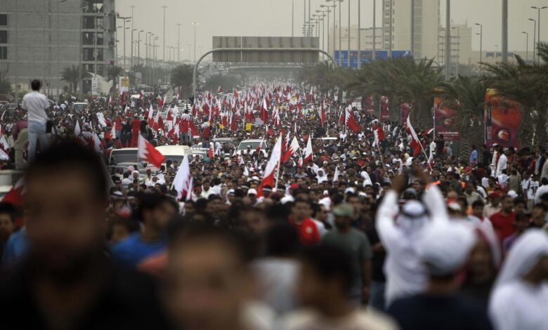 bahrain_ileaks's tweet photo. البحرين تشهد تصعيداً أمنياً جديداً.. اعتقالات وأحكام قضائية تثير انتقادات المعارضة
#البحرين #newsofbahrain
https://t.co/OxclPvHBuR https://t.co/WHVGzIK7dz