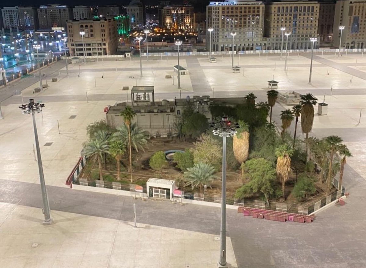 NourAli255's tweet photo. من هنا تم الانقلاب على بيعة الغدير ..
ويا سبحان الله تم هدم كل الاثار النبوية وحول بيت رسول (ص) الله والسيدة خديجة (ع) إلى حمامات.. وأبقوا السقيفة

 #عيد_الغدير_الأغر 
#سقيفة_بني_ساعدة https://t.co/ESH2hEIRAx