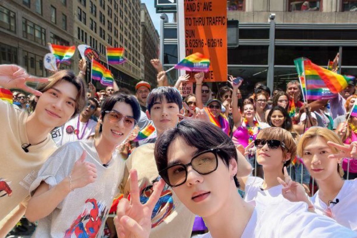 yyjoong's tweet photo. the way my wayv pride edit is going platinum on twt every june 😭 love itttt https://t.co/MMsTzHW6Oe