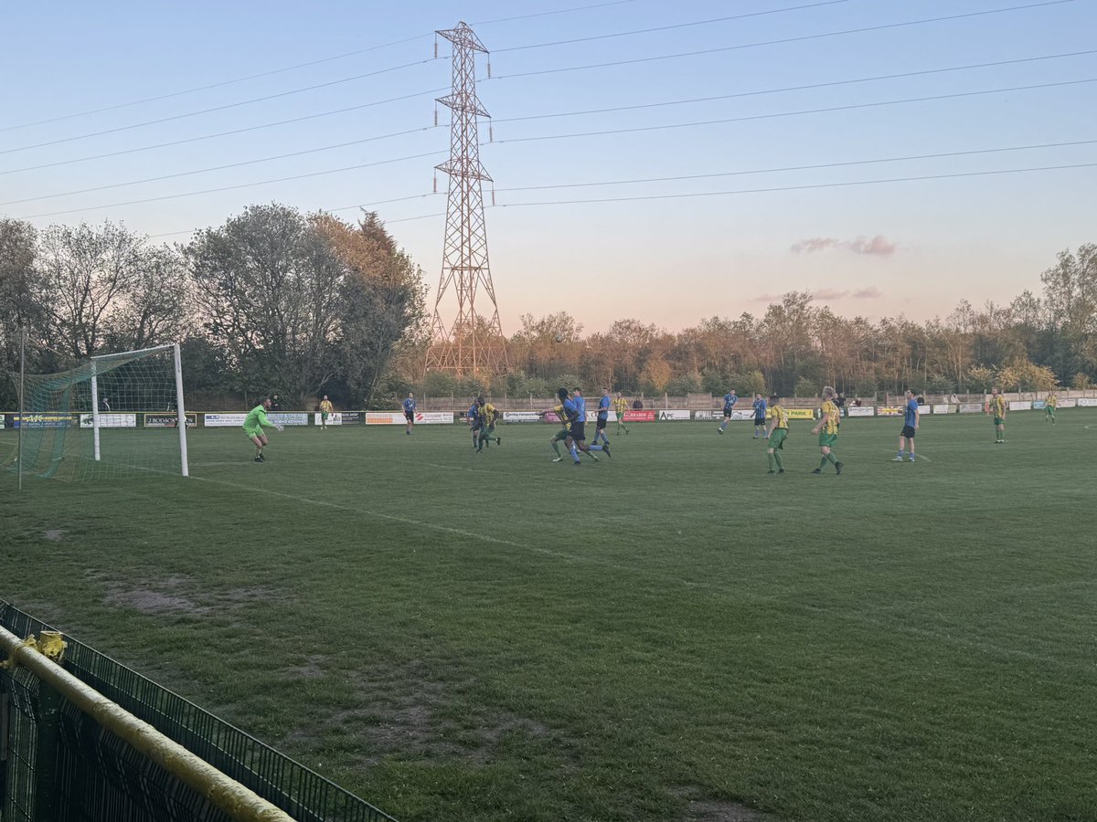 hoppingwxm's tweet photo. Off to Atherton today (28/04/2026)
League game
Butler Park - Manchester League Premier Division Table
🟡 Atherton Town 1 - 1 Pennington 🔵 (HT1-1)
About 20 in attendance
@AthertonTownFC
#Nonleague #Groundhopping #England #Atherton #Football #Peldroed #voetbal #futbol https://t.co/FOMRu77a5M