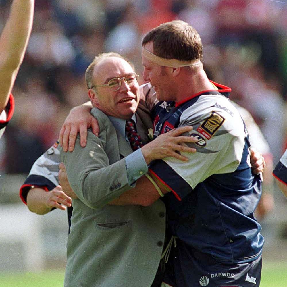 SheffieldEagles's tweet photo. Sheffield Eagles are deeply saddened to hear of the passing of former Head Coach John Kear.

One of rugby league’s most respected and influential figures, John joined Sheffield Eagles in 1997 and will forever be remembered for leading the club to one of the greatest upsets in the sport’s history. In 1998, he guided the Eagles to a famous 17-8 victory over Wigan Warriors at Wembley Stadium, securing the Challenge Cup for the first time in our history.

After three seasons with the Eagles, John took charge of the merged Huddersfield–Sheffield side in 2000 before embarking on a successful coaching career across several clubs in the sport. Among his most notable achievements was his spell with Hull FC, where he guided the club to Challenge Cup glory in 2005, overseeing their victory over Leeds Rhinos in Cardiff.
Over the course of his career, John also held coaching roles with Wakefield Trinity, Batley Bulldogs, Bradford Bulls and Widnes Vikings. Earlier in his coaching journey, he led Bramley and Paris Saint-Germain and also spent time as an assistant coach with Wigan Warriors.

John’s standing within the game that he was entrusted with coaching at international level, leading France in 1997, England at the 2000 Rugby League World Cup and Wales from 2014 to 2025. His contribution to rugby league, both domestically and internationally, will be remembered for generations to come.

Across a coaching career spanning more than 700 professional matches, he earned a reputation as a passionate leader, outstanding communicator and tireless ambassador for rugby league.

He later received The Rugby League Writers and Broadcasters Association 2025 Merit Award winner, for services to the sport and its presentation in the media, as well as an Outstanding Contribution Award at last season’s Rugby League Awards Dinner following his retirement last year.

Everyone at Sheffield Eagles is saddened by John's passing. He will always be remembered as the coach who delivered our finest hour and as a man whose passion for rugby league touched countless players, staff and supporters throughout the game.

Our thoughts and deepest condolences are with John’s wife Dawn, his family, friends and all those who had the privilege of knowing him.

Rest in peace, John.
