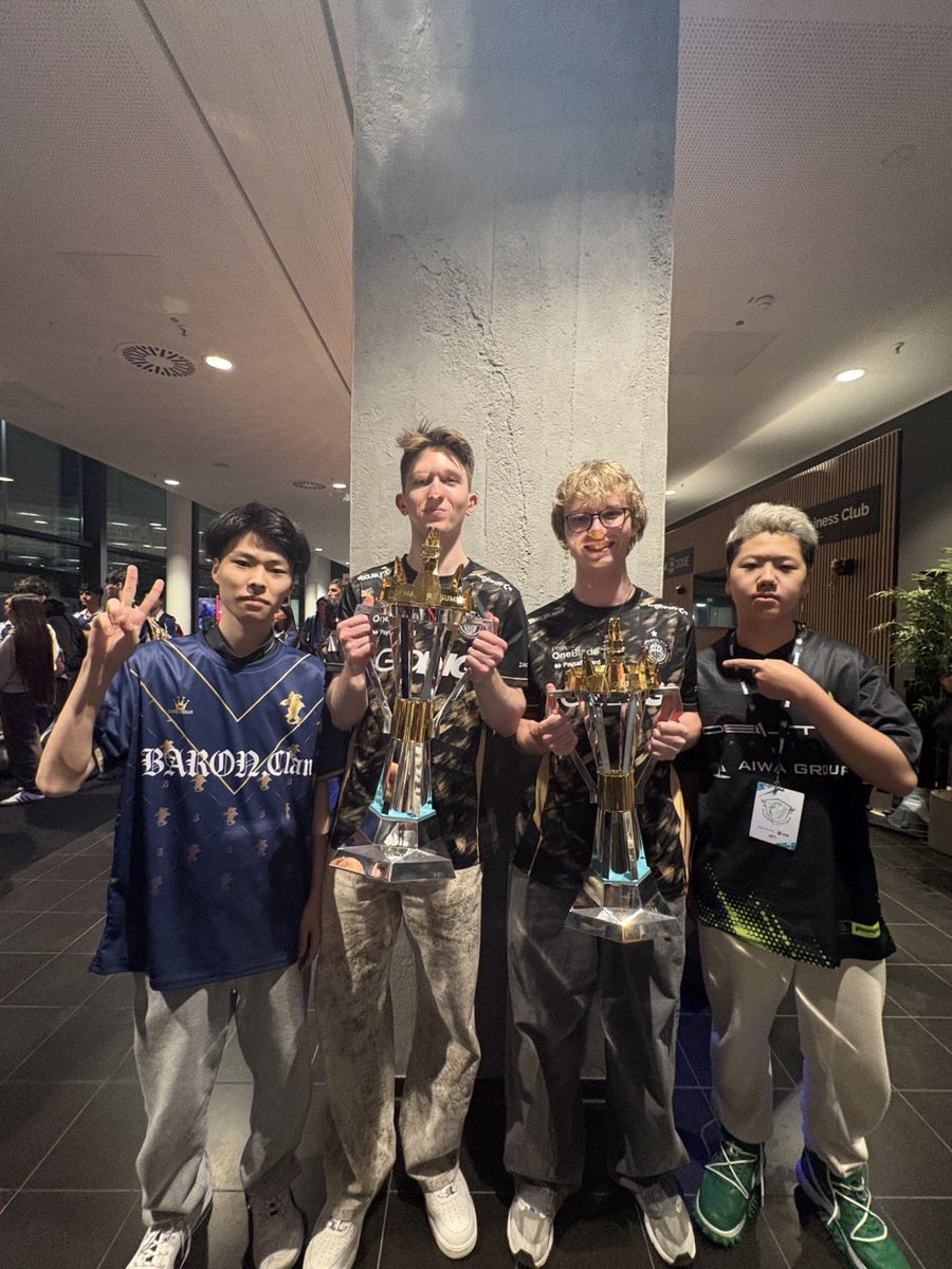 Asianumber1BOT tweet picture