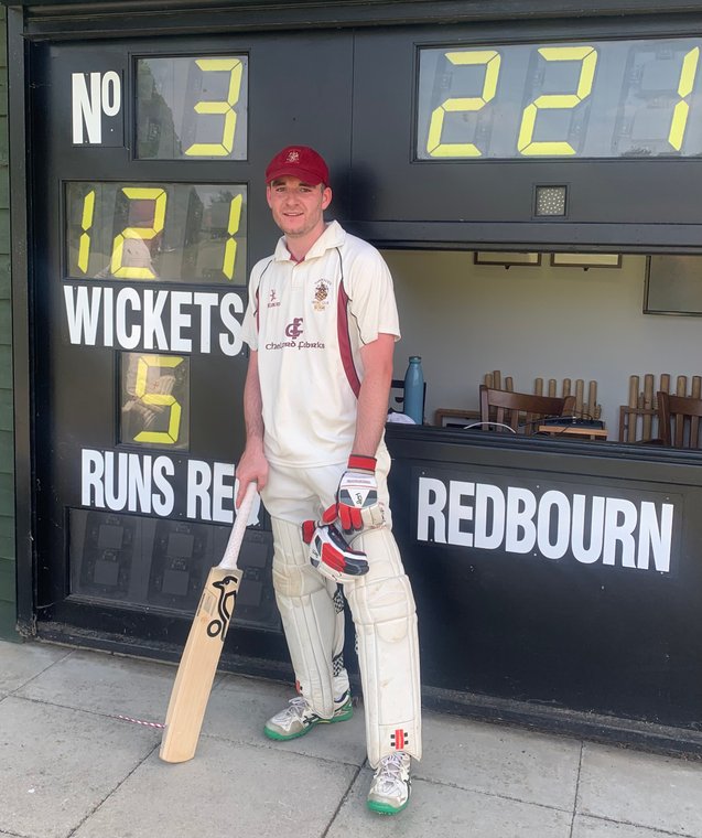 HarpendenCC's tweet photo. Thrilling, nail-biting drama down on The Common: who needs Netflix? #Pitchero
https://t.co/I5iKGYDzxw https://t.co/4Zf9j8Mlc1