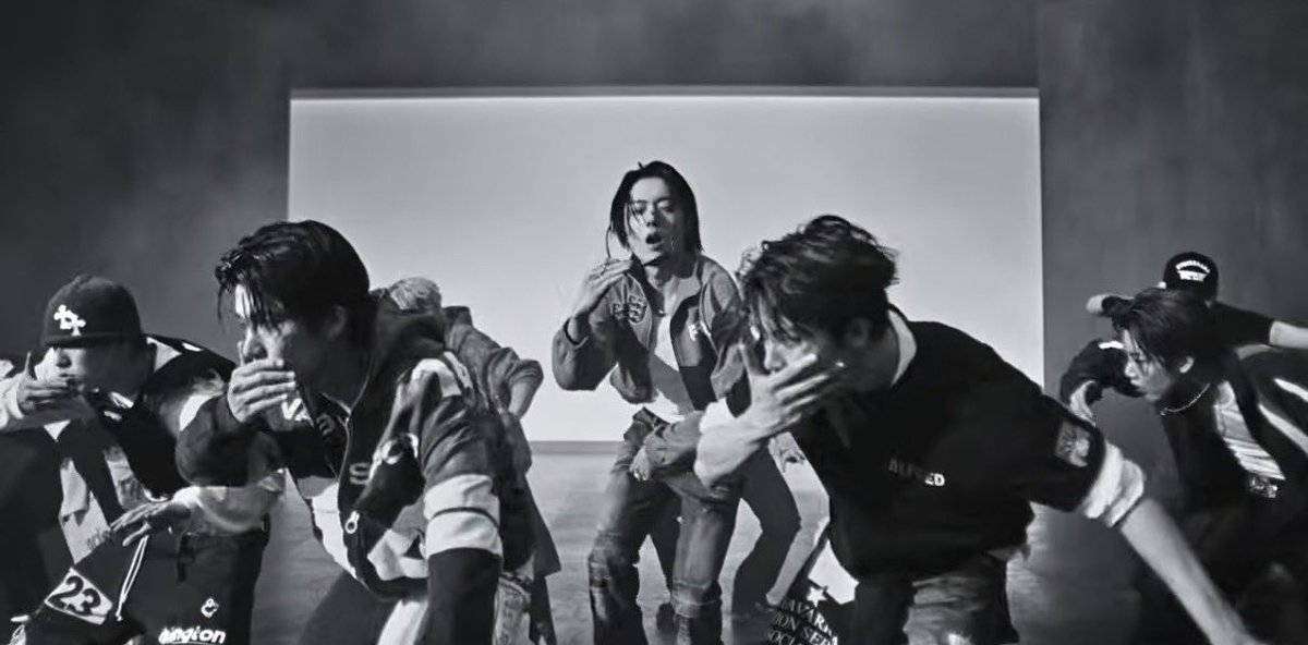 moosukky's tweet photo. ฮิปฮอปที่ถูกต้อง MV ตาแตก น้องคือฉีกแนวเพลง💥 ณ เวลานี้ไปเลย โทนเสียงของแต่ละคนที่ไม่เคยได้ยินมาก่อน ขอบคุณมากที่สมบัติเลือกทางของตัวเอง ซึ่งมันก็ออกมาได้ดีแบบที่คิดไว้จริงๆ✨🔥

#IFIดิพี่NewWavดิว๊า
#NEWWAV #TREASURE
@treasuremembers https://t.co/enZhRlV3NG