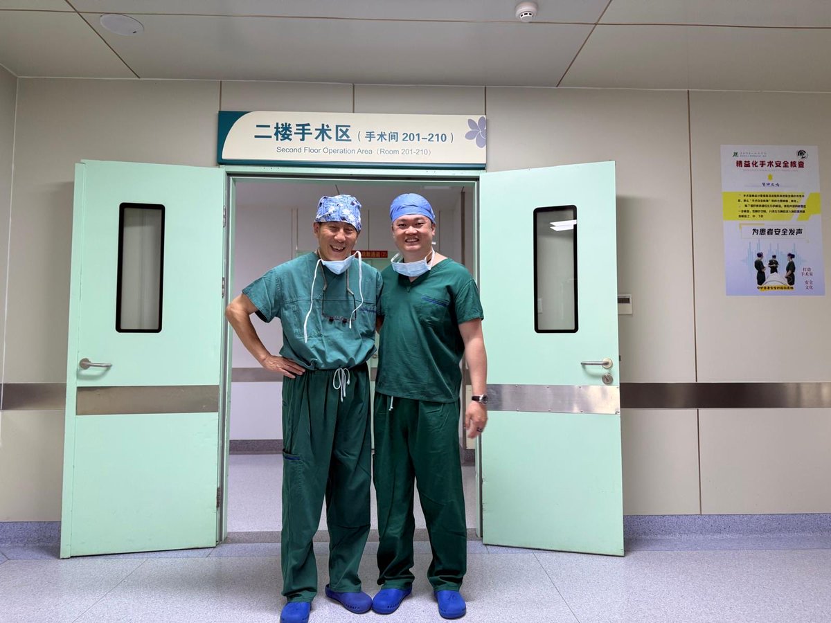 NUHCS's tweet photo. Dr Chang Guohao, Consultant, Adult Cardiac Surgery, #NUHCS, presented at the #AAHVD2026 China Branch Annual Meeting &amp; Heart Club International Congress in Xi’an — sharing Singapore’s first concomitant Cox Maze IV procedure in Minimally Invasive Cardiac Surgery (MICS). https://t.co/xf5A92huod