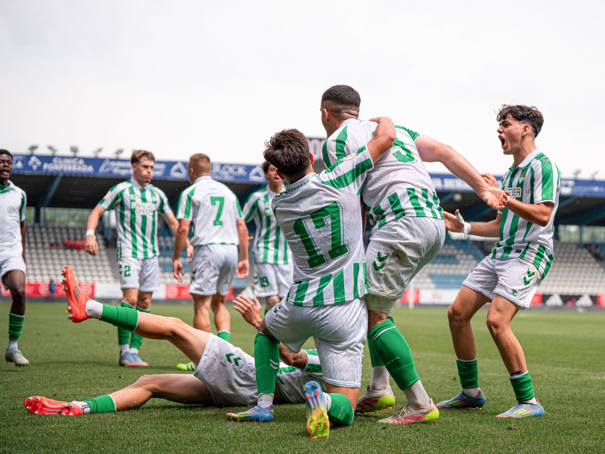 RBetisCantera's tweet photo. Un año de una 𝒋𝒐𝒓𝒏𝒂𝒅𝒂 𝒑𝒂𝒓𝒂 𝒍𝒂 𝒉𝒊𝒔𝒕𝒐𝒓𝒊𝒂 de #CanteraBetis, un año desde que 𝒇𝒖𝒊𝒎𝒐𝒔 𝒄𝒂𝒎𝒑𝒆𝒐𝒏𝒆𝒔 🏆🔙
#CopaDeCampeones https://t.co/L9FOGtKbBa