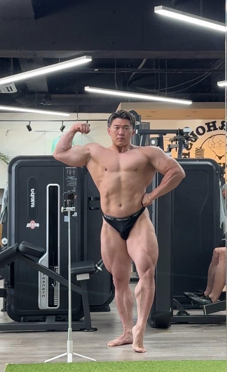 yuki_physique97's tweet photo. 今日は105.6kgでしたん https://t.co/kbhuQt08m2