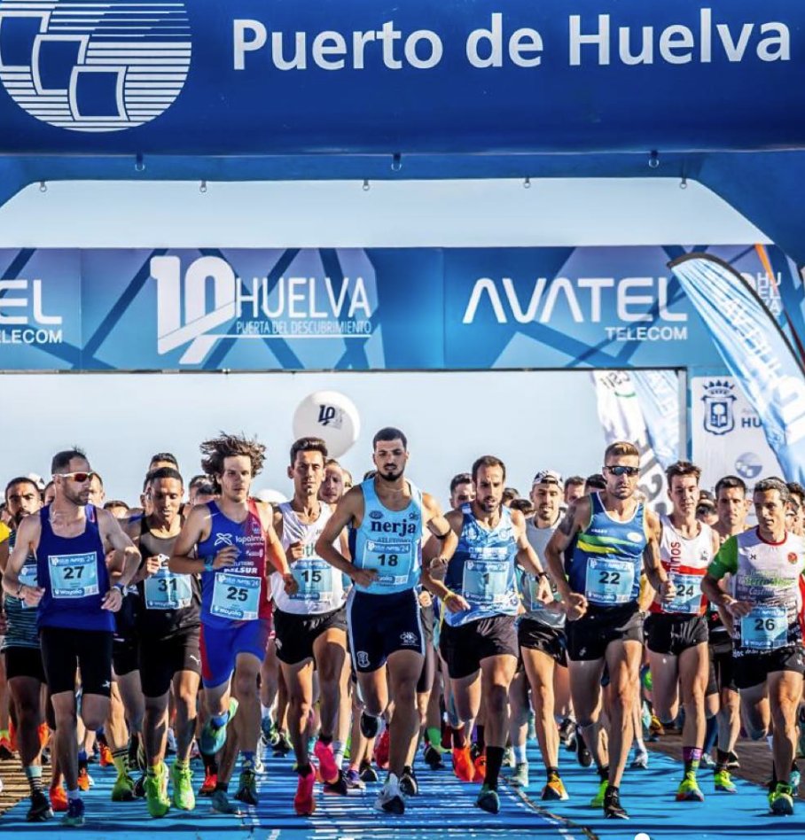 APHuelva's tweet photo. Este fin de semana, nuestro frente portuario volverá a llenarse de deportistas con la celebración de la #Carrera10K Puerta del Descubrimiento 🏃‍♀️🏃‍♂️

La prueba  volverá a registrar un récord histórico de participación, con cerca de 2.000 deportistas

📍 Compartimos el recorrido https://t.co/E1WYtE9bAE