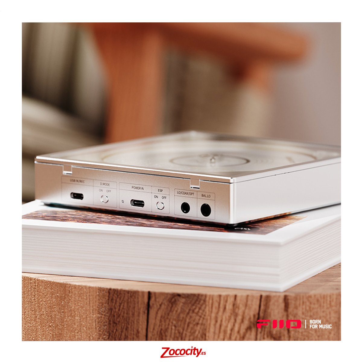 Zococity's tweet photo. CDs + R2R = ❤️‍🔥

El FiiO DM15 R2R no es un reproductor cualquiera. Es tu pasaporte al sonido analógico en formato portátil.

Dale una segunda vida a tus discos.

👉 https://t.co/2gDMV1v0rF

#FiiO #R2R #CDPlayer #OnTheGo #Zococity #AudioNostalgia https://t.co/f00RArYkQo