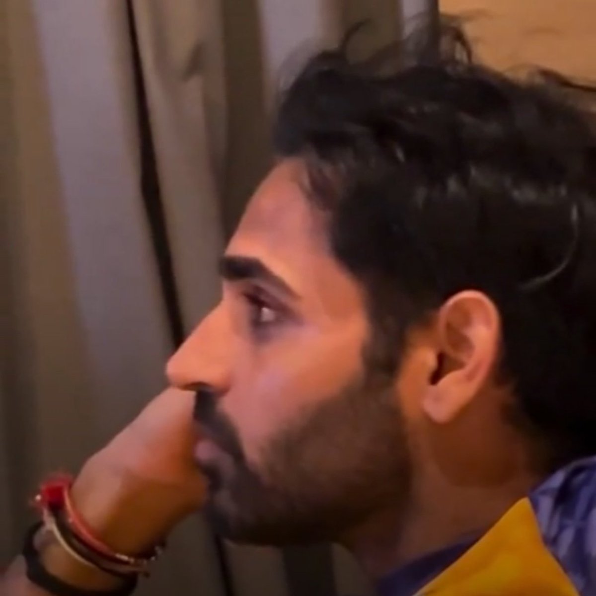 worshipVK's tweet photo. > Suffered 4 major injuries
> Lost his pace
> Got disrespected by Rohit and had to leave international cricket
> SRH management didn't back him
> Randomly uploaded a video where he looked sad while watching his old deliveries
> Omkar Salvi saw it and told him to register for the auction. RCB would go for him
> Won the trophy with RCB last year but his efforts got overshadowed by Hoff
> Finally, this season everyone is praising him as much as he deserves
> Showed the world that pace doesn't matter, length does in T20 cricket

The Bhuvneshwar Kumar redemption arc ❤️🏆