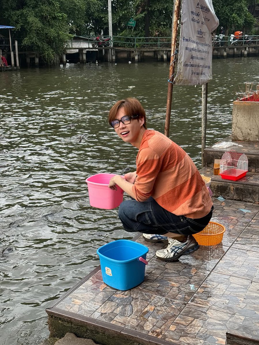 BBVERs_WORLD's tweet photo. 🌻 IG BBVERPJ POST UPDATE 🌻
🗓️: 01.06.26

ปล่อยนกปล่อยปลาแต่ไม่ปล่อยคุณ

_______________ ✦ ✧
Bever Patsapon
#bbverpj @bbverpj 
#เหล่าซอมบี้ของบีเวอร์
#บอวอย่อมาจากบีเวอร์ https://t.co/CepjS9Q2iN