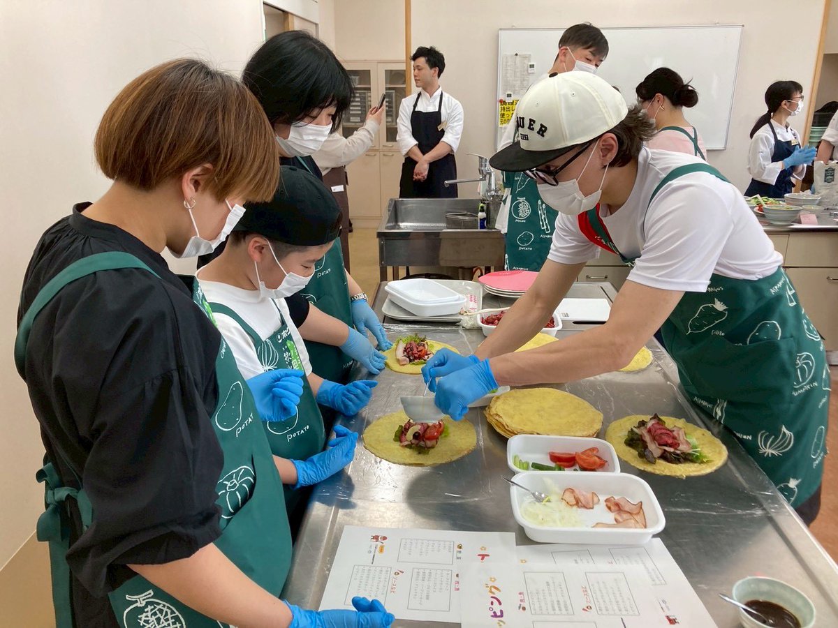 _redeagles_'s tweet photo. 長沼産野菜を使用した
オリジナルクレープ作りを実施🍅🥦

ご参加ありがとうございました🧅

#レッドイーグルス北海道 https://t.co/SFLjoDTPt8
