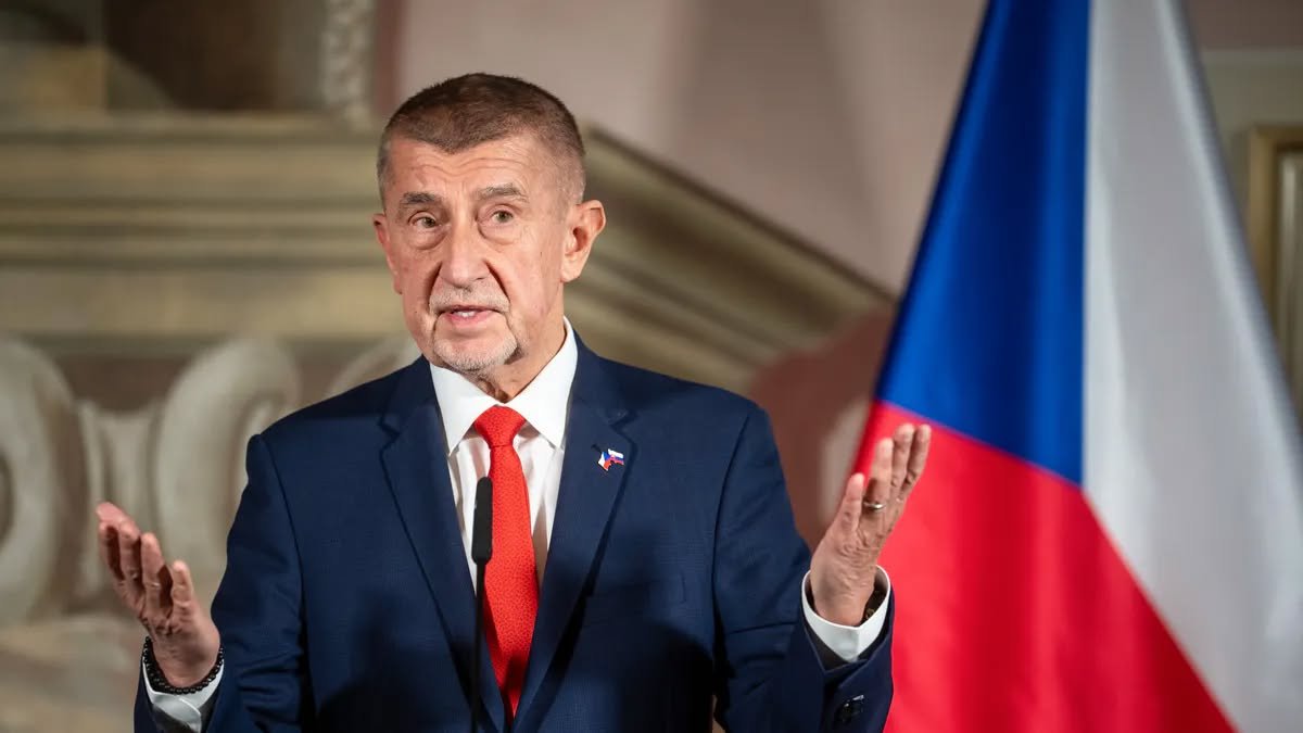JM_news_PL's tweet photo. "Unia Europejska jest na tej samej drodze co Imperium Rzymskie przed jego upadkiem." -Czeski premier Andrej Babiš

Obserwuj po więcej ! https://t.co/8oMLsiptmK