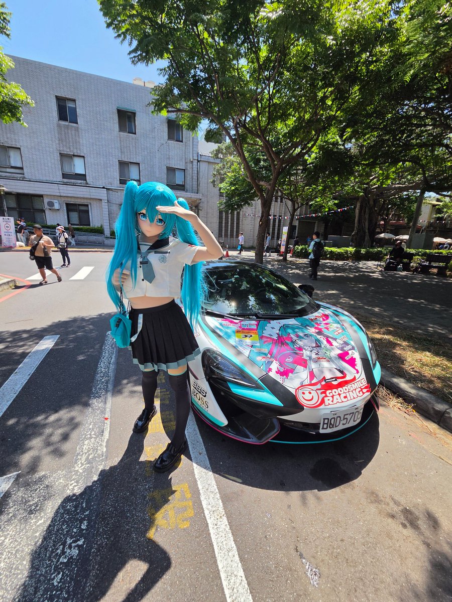Feez89358303's tweet photo. 昨日慢報！也有咪哭主題的痛車呦
#新竹漫人祭
#kigurumi
#初音ミク https://t.co/4bANgWuVhc