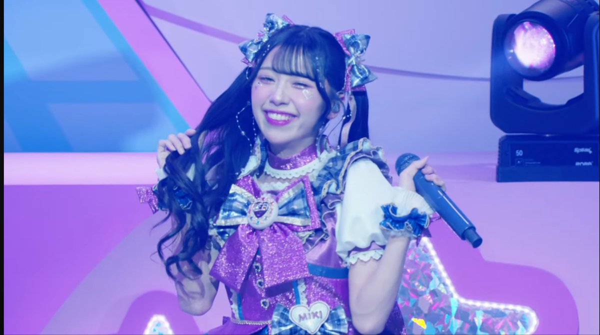 みきちゃん ツインテールしない宣言をしてたみきちゃんが、新体制お披露目ライブで
