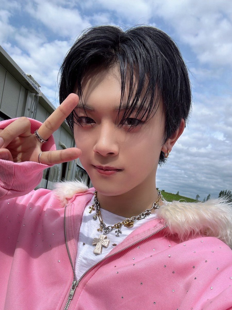 DXTEEN tweet media
