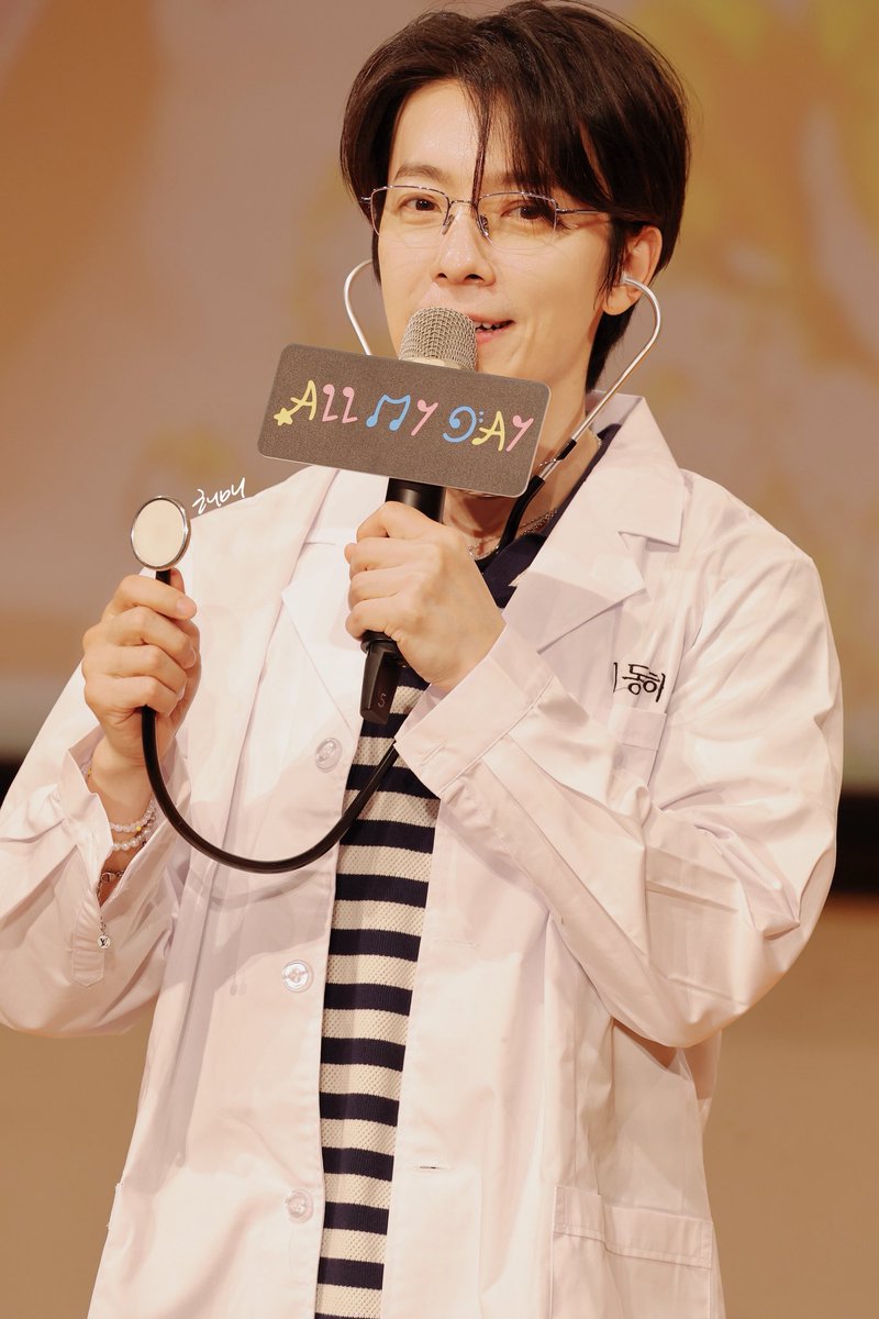 hae__tiger's tweet photo. - ̗̀𖤐
｜260528 allmyday팬싸｜

🧑‍⚕️

#leedonghae #이동해 #동해 
#슈퍼주니어 #東海 #李東海 
#superjunior_dne #ode #애니 #elf https://t.co/hmQi4Z5kN0