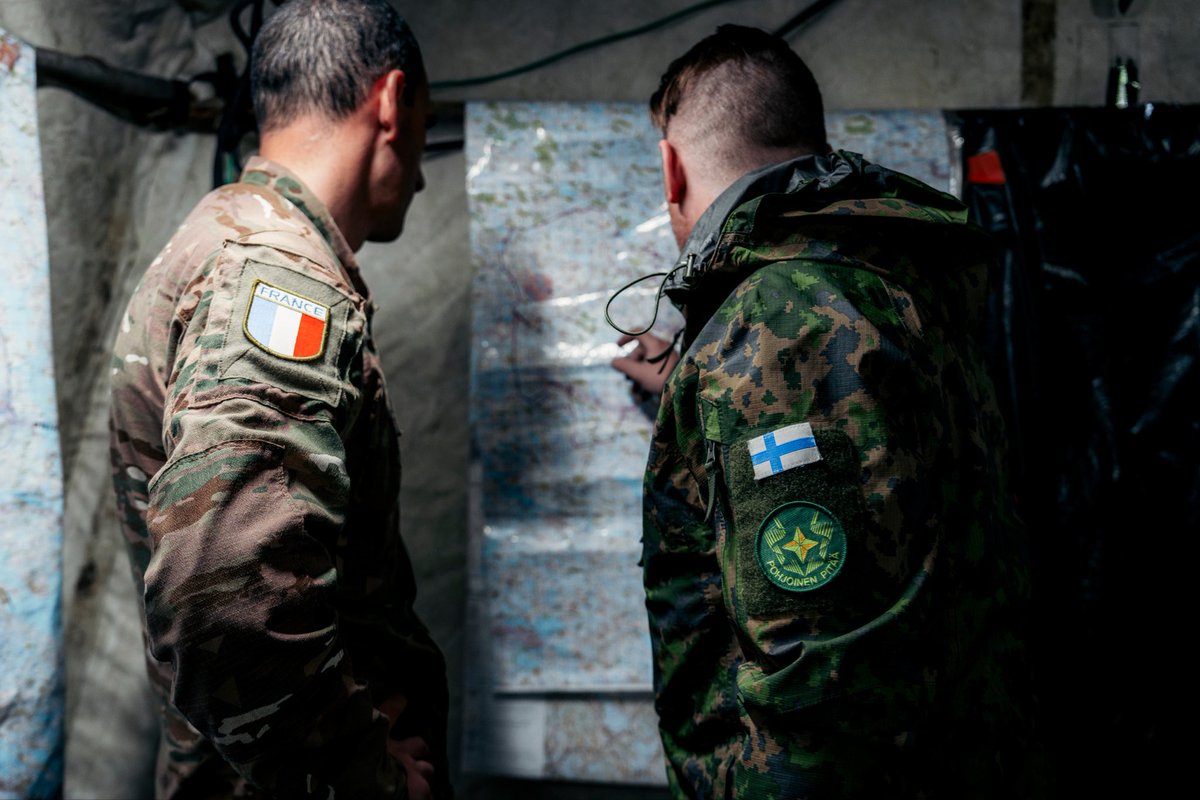 EtatMajorFR's tweet photo. 📍 Finlande | Forces alliées en terrain complexe : exercice 🇫🇮🇫🇷 NORTHERN STAR
 
🌲 Enchaînement de phases d'action de sections🇫🇷 et 🇫🇮 : progression tactique en zones marécageuses, assaut, appui, reconnaissance 
 
🤝  Entraînement inscrit dans le cadre de l’initiative @OTAN_FR eVA ARCTIC SENTRY.
 
🎯 Engagement collectif et préparation opérationnelle exigeante au service de la sécurité au nord-est de l’Europe