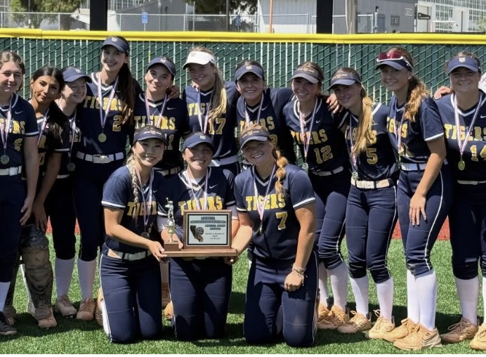 Prep2PrepSports's tweet photo. CCS Softball Division 4: Zevella leads Notre Dame-Belmont to championship: https://t.co/vyC8tZ6Yhg https://t.co/EMzSl7BqqD
