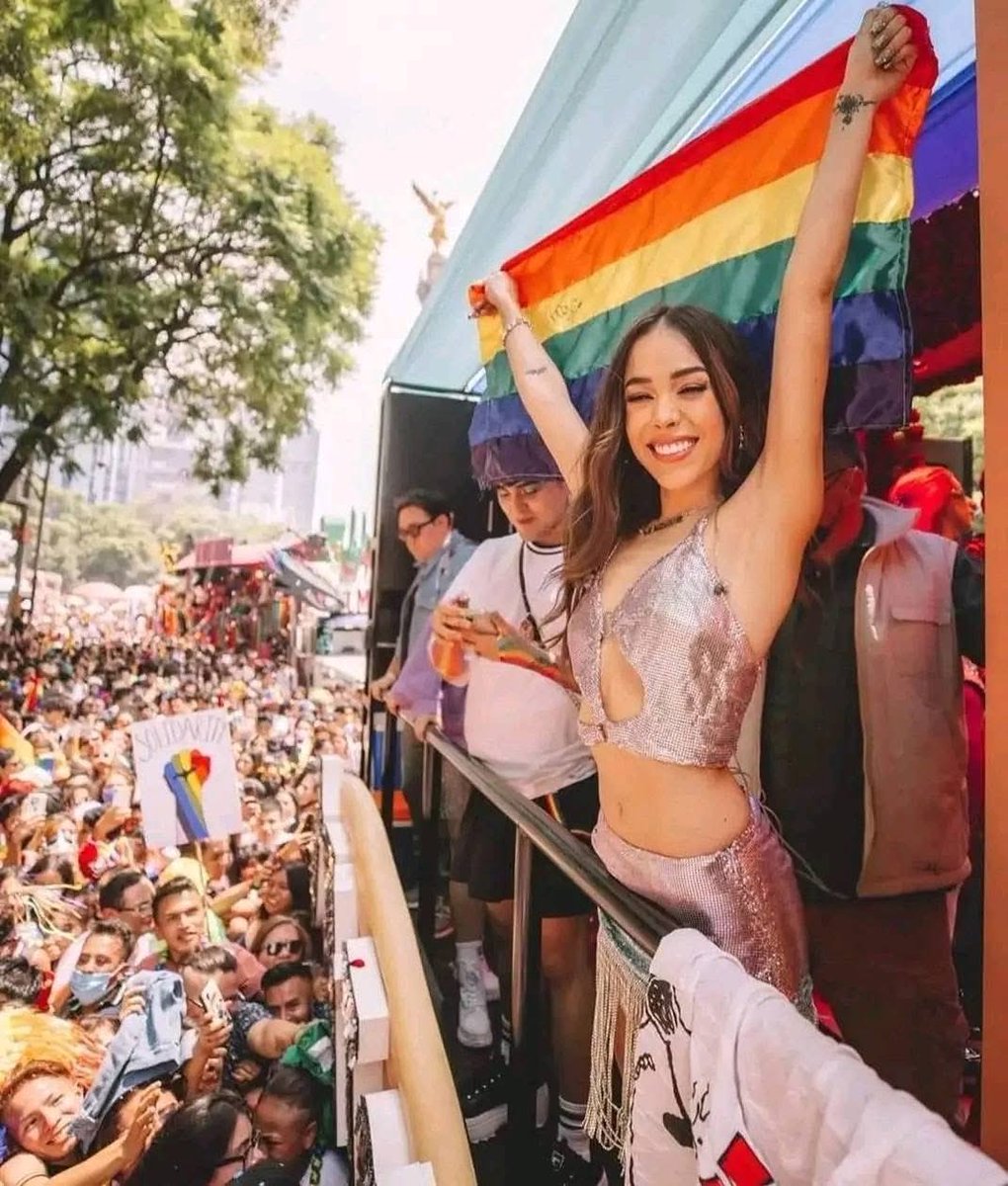 OvelhasDoVale's tweet photo. Eu o mês inteiro // Meus vizinhos🌈 https://t.co/8JnfQSOZ9c