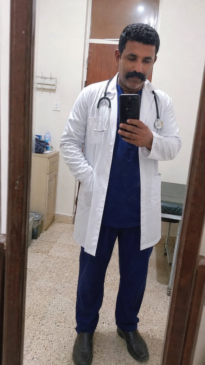 muss_250's tweet photo. الشاب الذي اشتهر له مقطع وهو يقول ططاط 
يحتفل اليوم بنجاحه حيث اصبح دكتور كما وعد ❤️👏🏻 https://t.co/tlVIVicaPz
