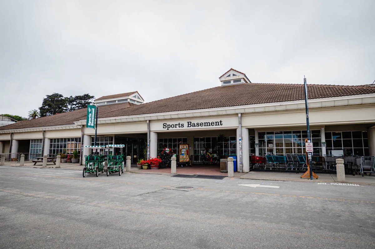 Buzzdietyear's tweet photo. @ArthusRussell @arttavana He tried, but the city board rejected it for being “too modern” for the area. Instead, they kept a sporting goods store and a massive parking lot on the site. I wish I were joking. https://t.co/xz5JA4LOwO
