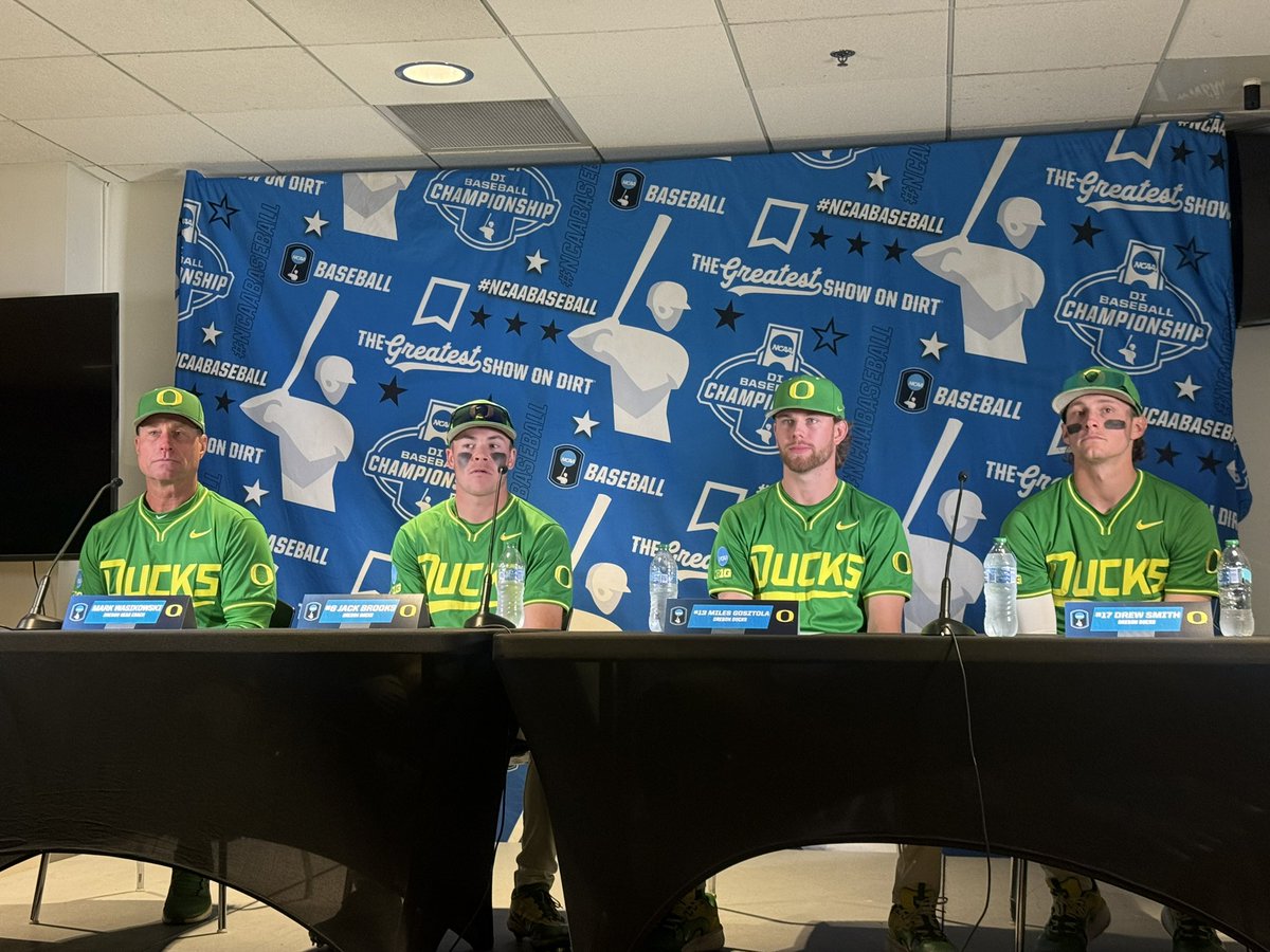 LivCleary's tweet photo. “The crowd tonight was fantastic. I felt them on every single pitch. I almost felt like they carried me through some of that ball game when fatigue started to set in, and it was amazing to be a part of.” 

— Miles Gosztola on the environment at PK Park

#GoDucks | #NCAABaseball https://t.co/r4BgsLXgka